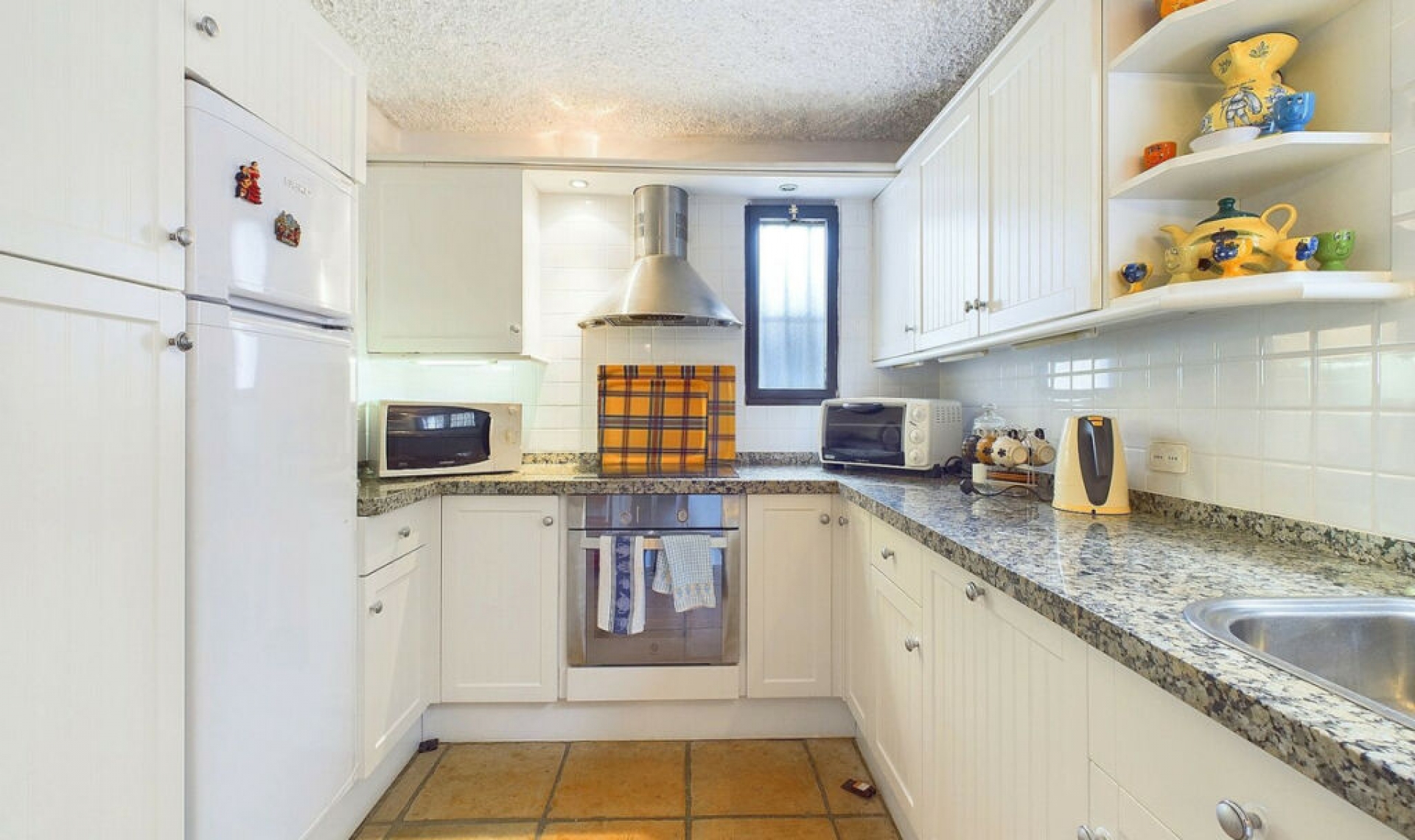 Resale - Apartment -
Estepona