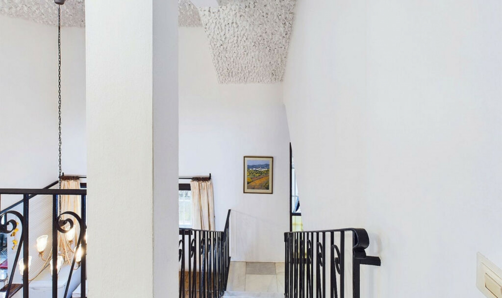Resale - Apartment -
Estepona