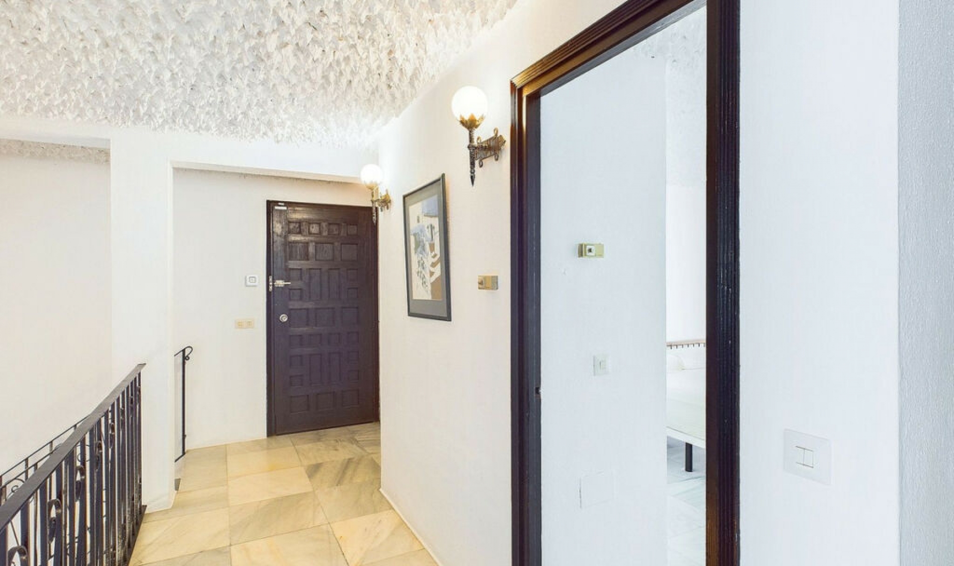 Resale - Apartment -
Estepona
