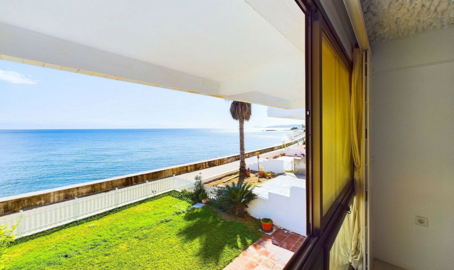 Resale - Apartment -
Estepona
