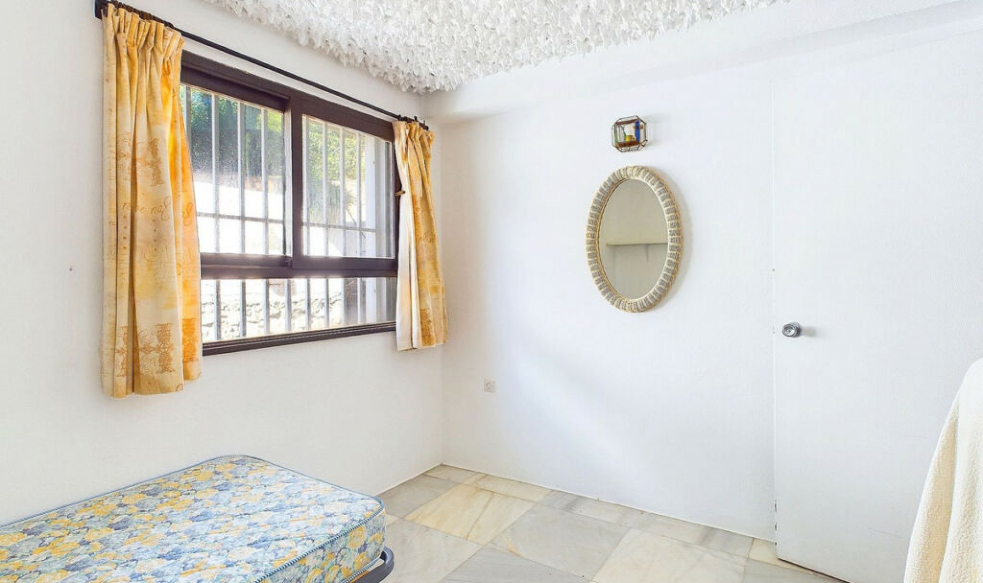 Resale - Apartment -
Estepona