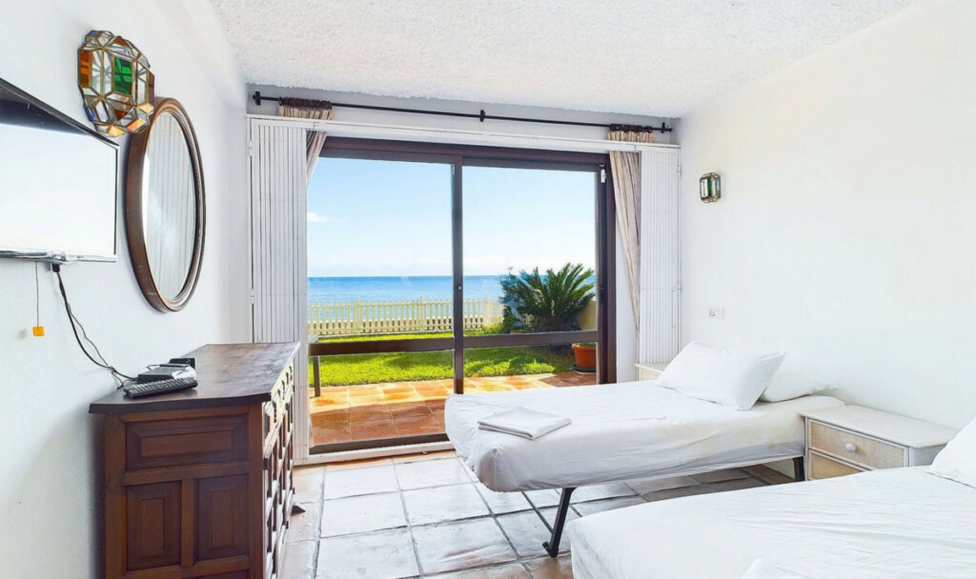Resale - Apartment -
Estepona