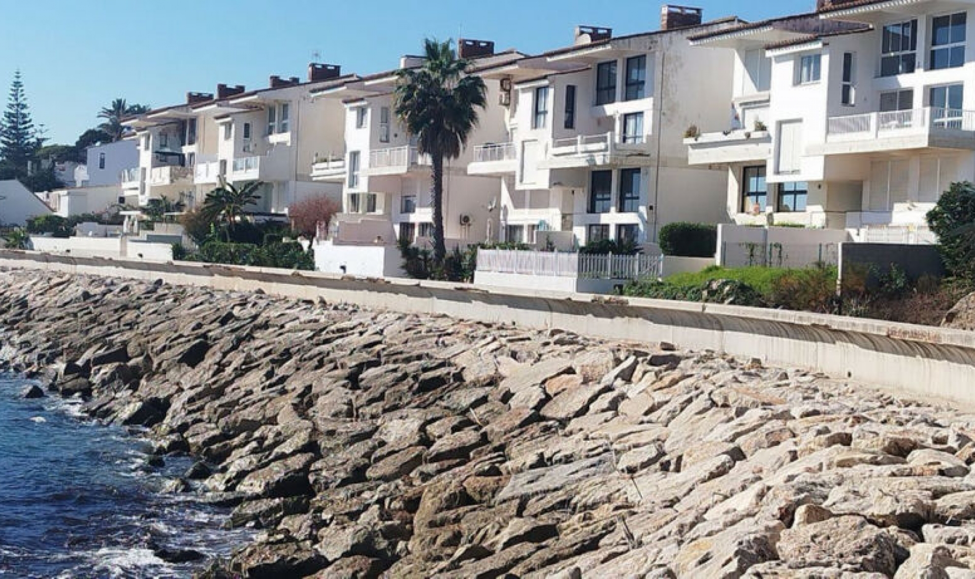 Resale - Apartment -
Estepona