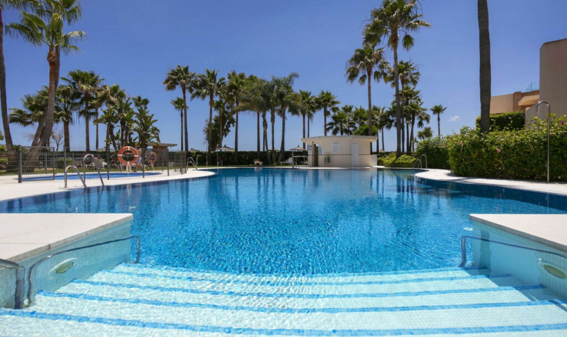 Resale - Apartment -
Estepona