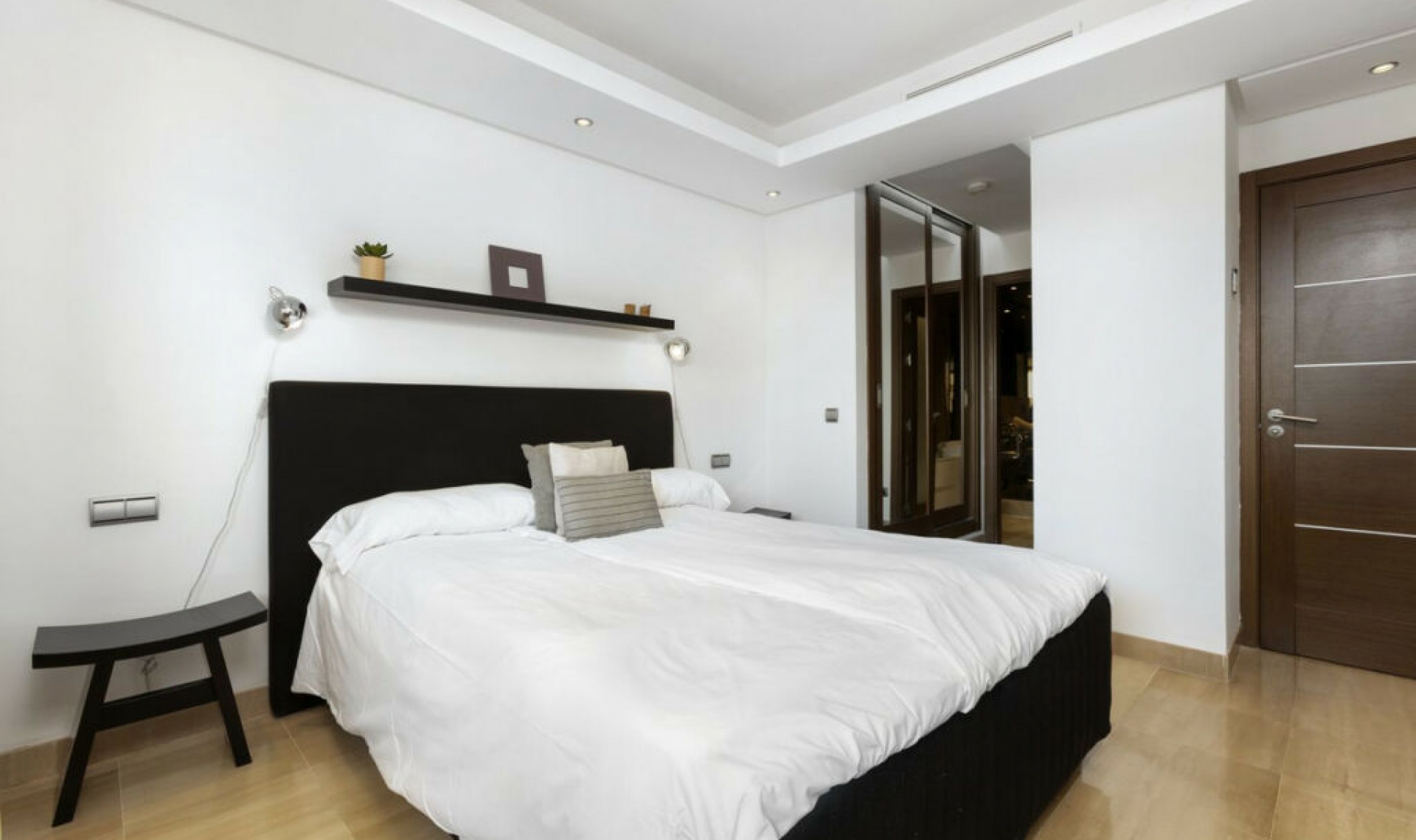 Resale - Apartment -
Estepona