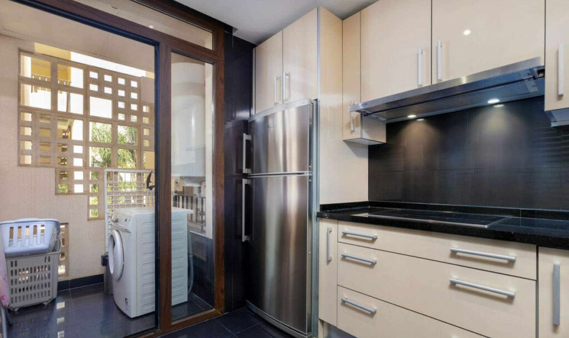 Resale - Apartment -
Estepona