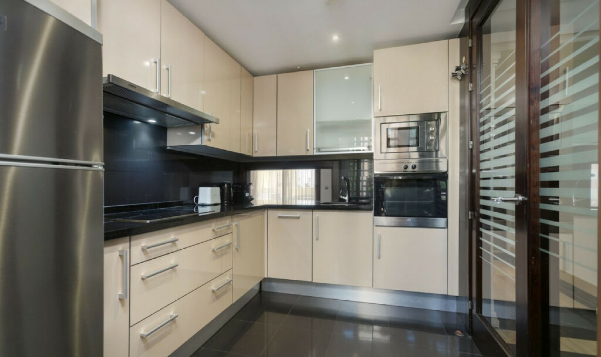 Resale - Apartment -
Estepona