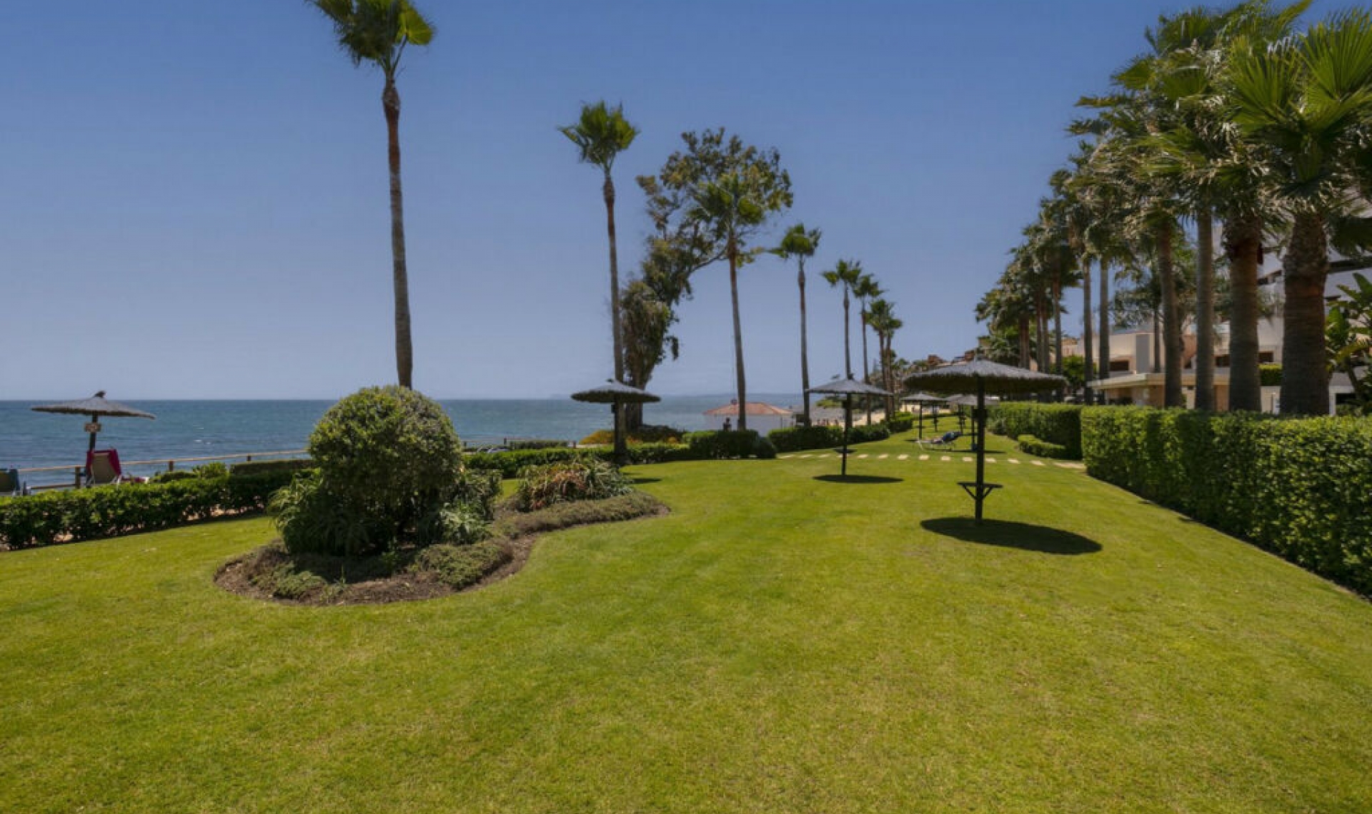 Resale - Apartment -
Estepona