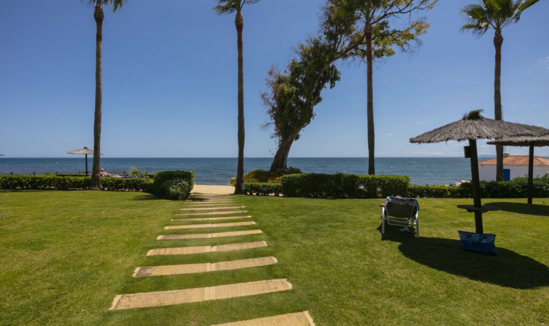 Resale - Apartment -
Estepona