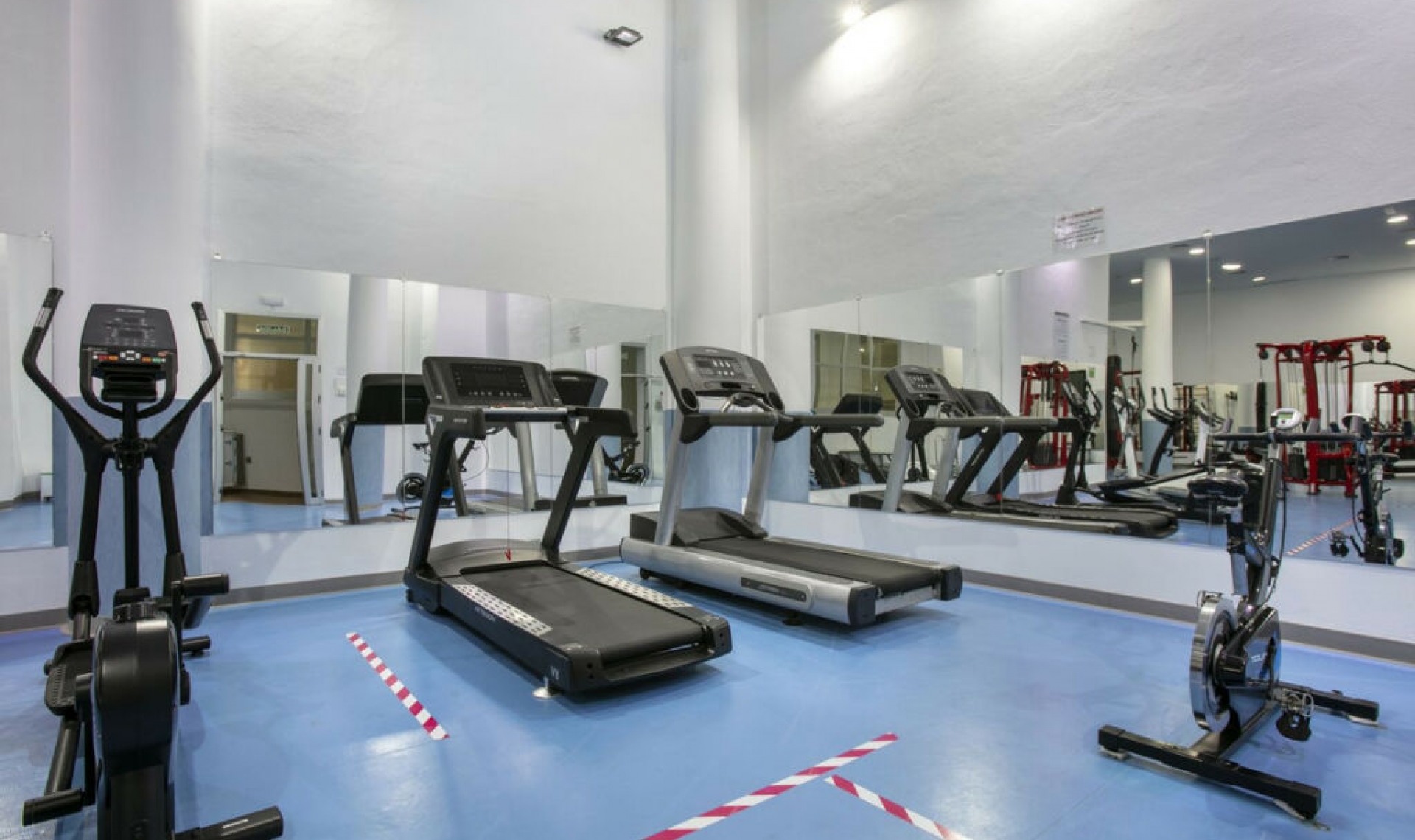 Resale - Apartment -
Estepona