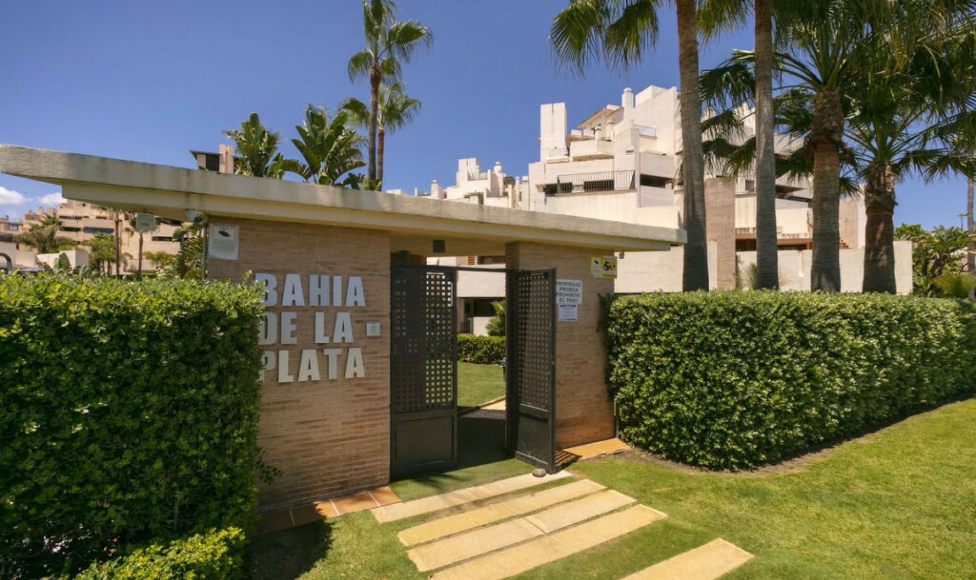 Resale - Apartment -
Estepona