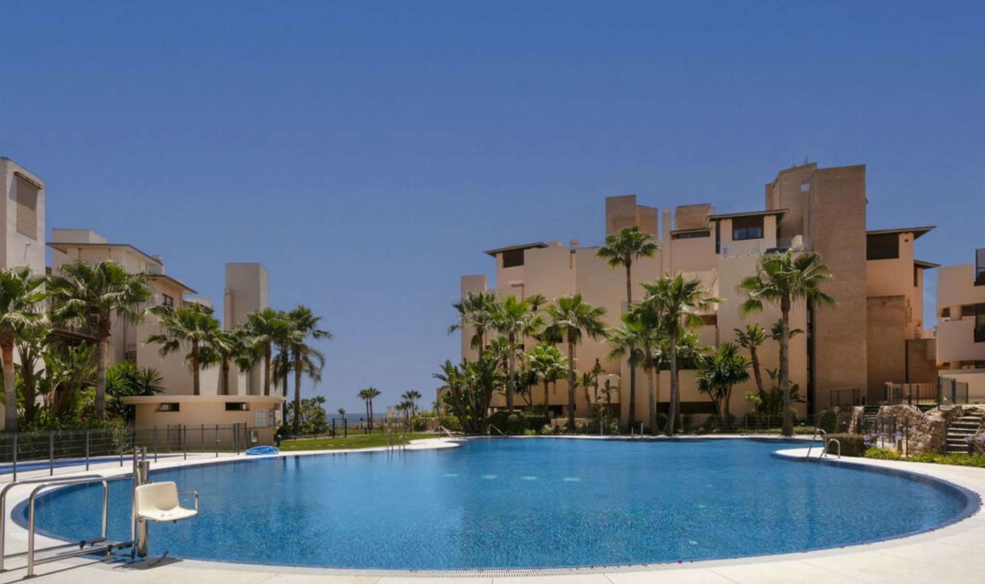 Resale - Apartment -
Estepona