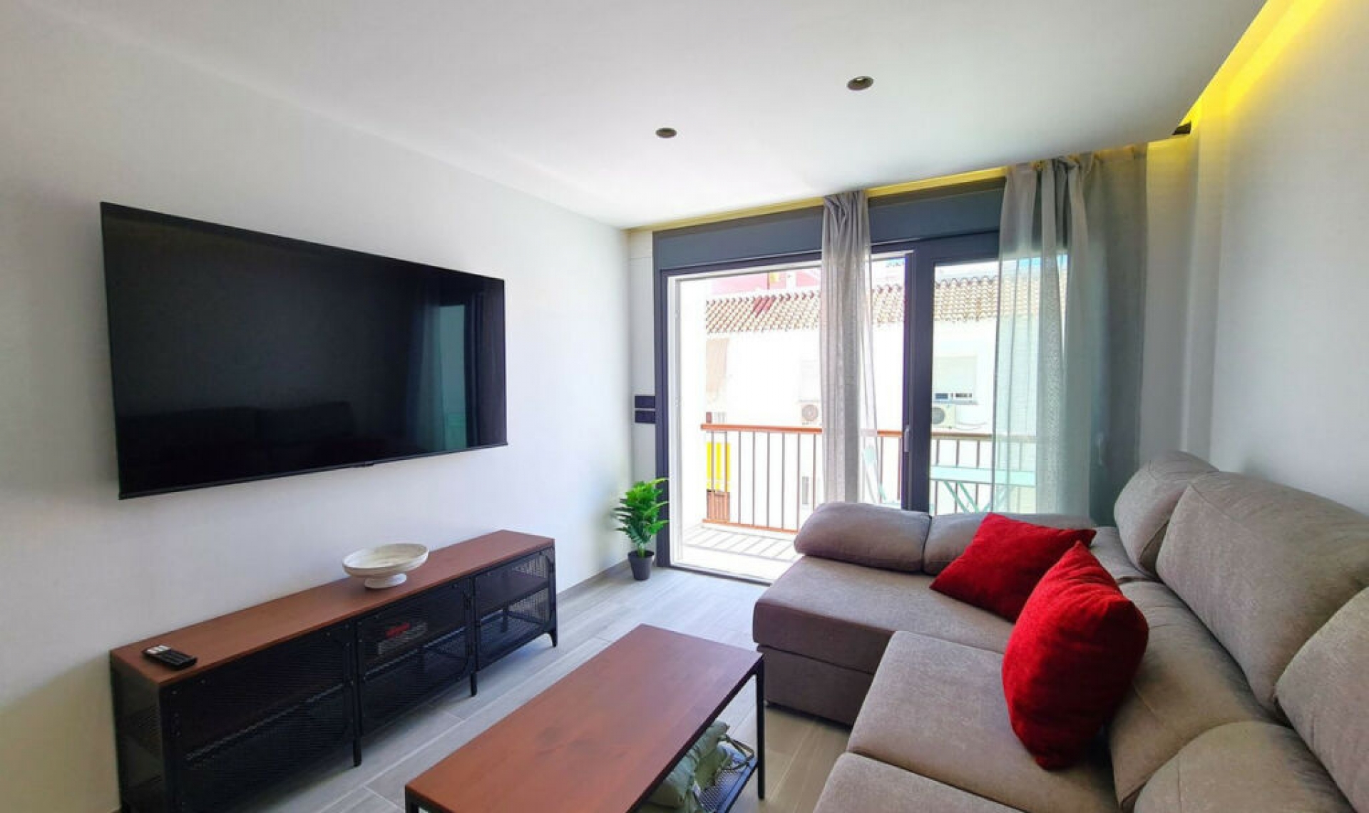 Resale - Apartment -
Estepona