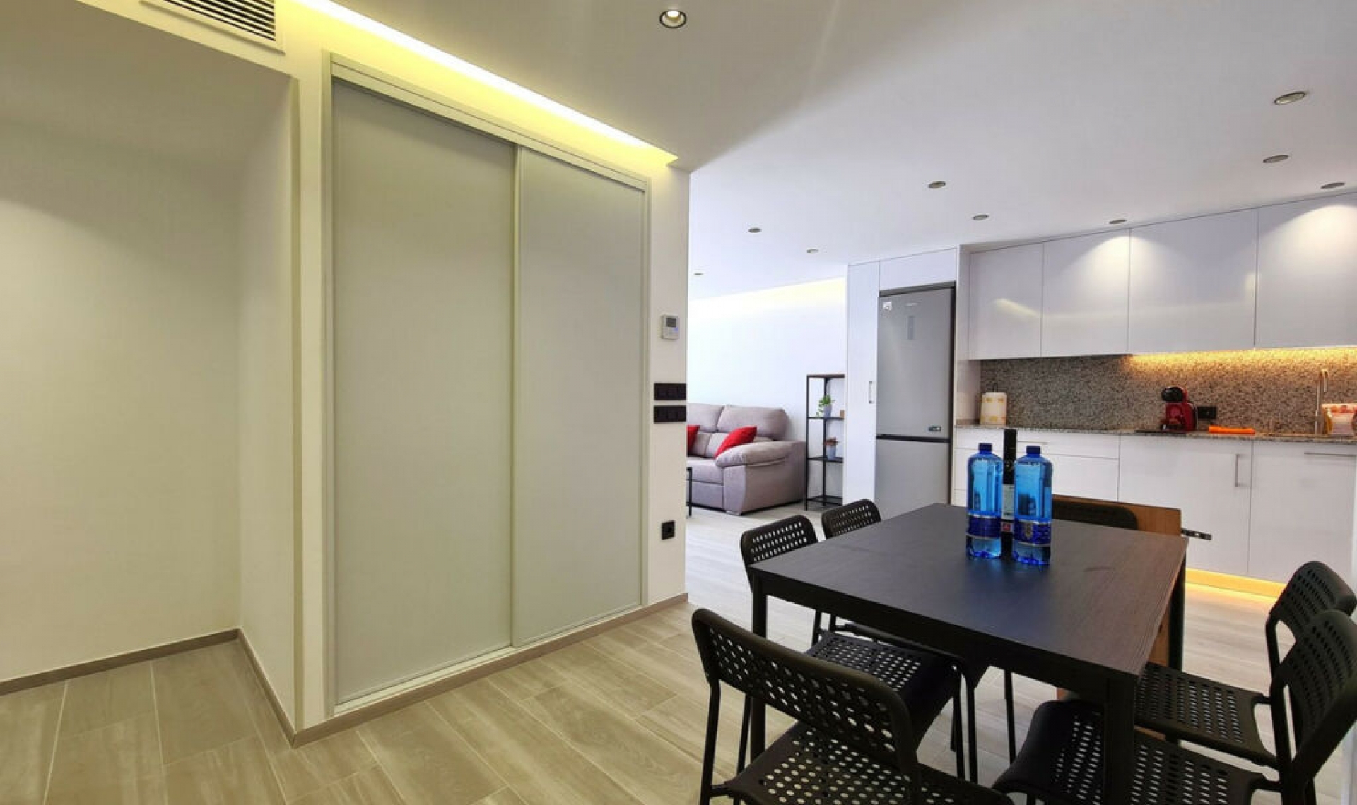 Resale - Apartment -
Estepona