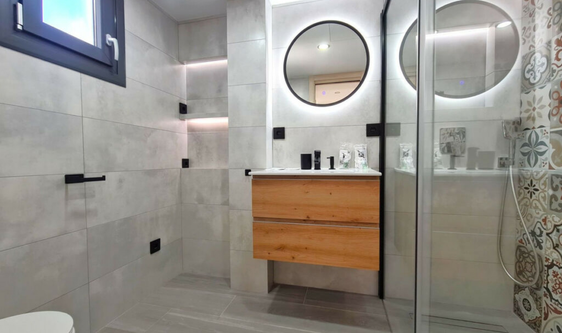 Resale - Apartment -
Estepona