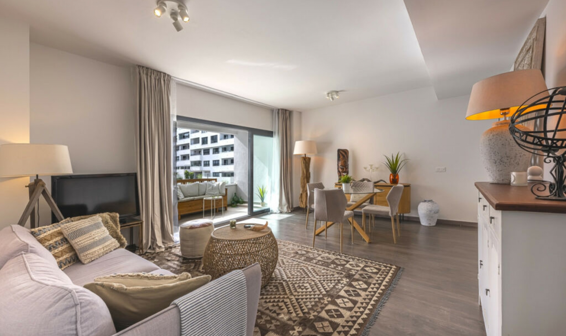 Resale - Apartment -
Estepona