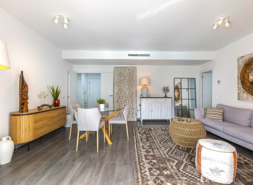 Resale - Apartment -
Estepona