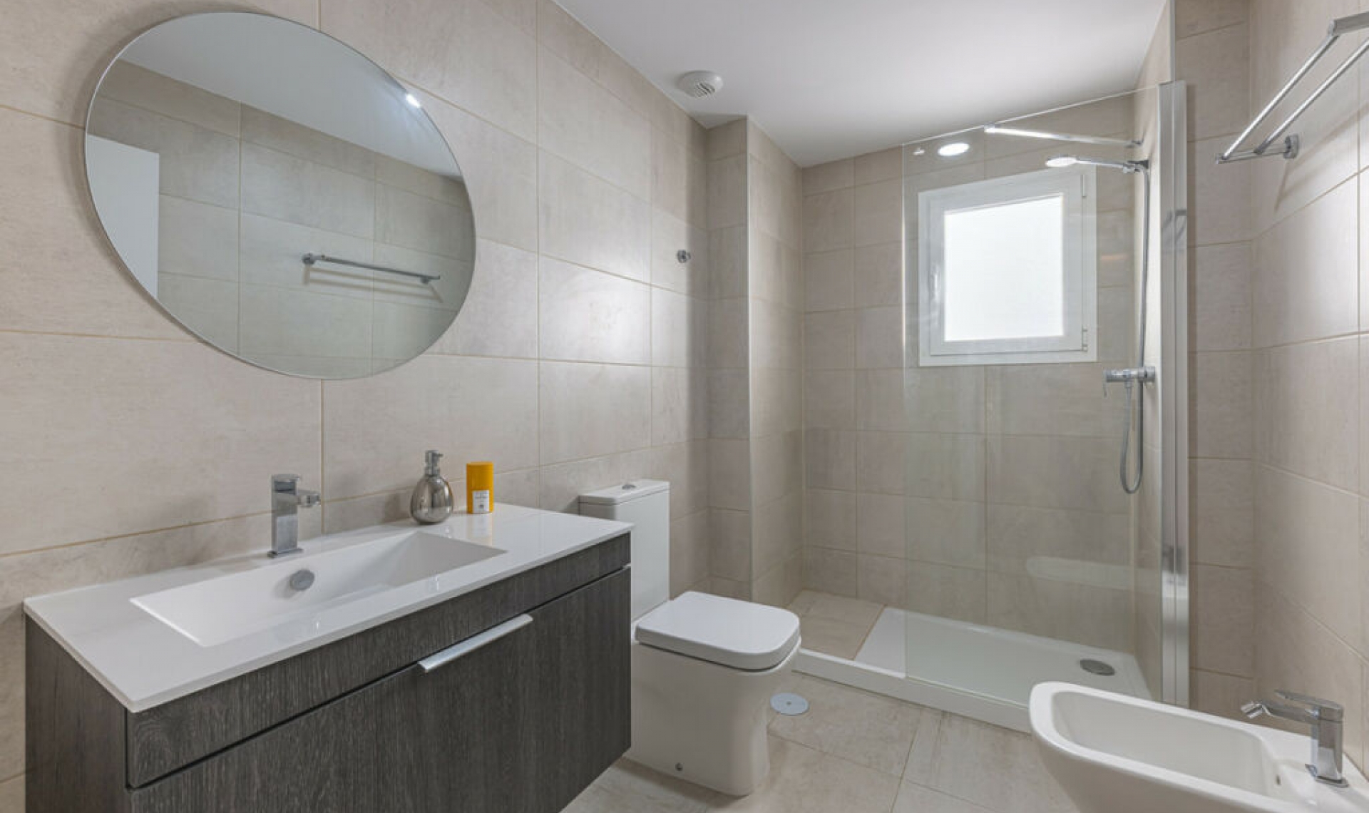 Resale - Apartment -
Estepona