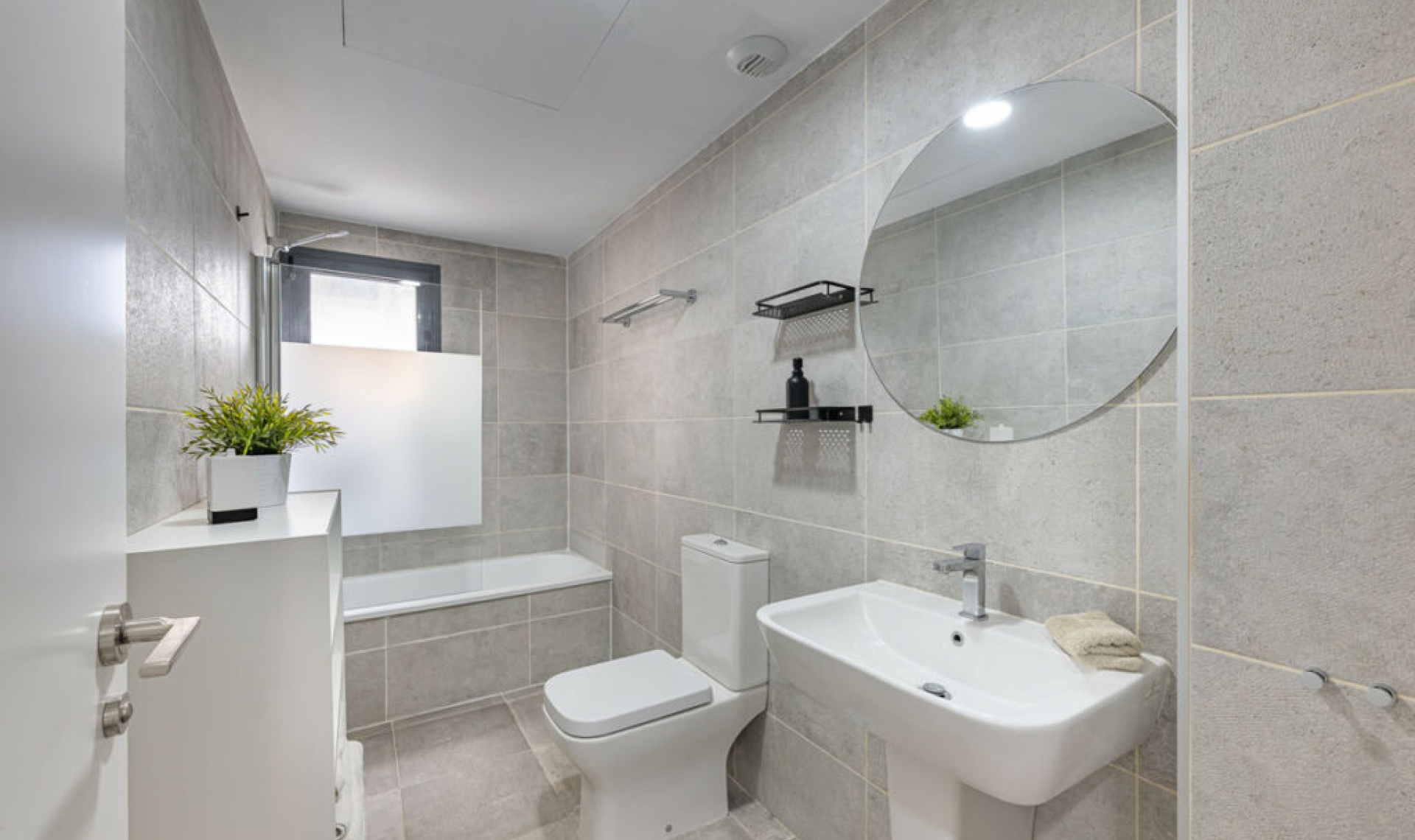 Resale - Apartment -
Estepona