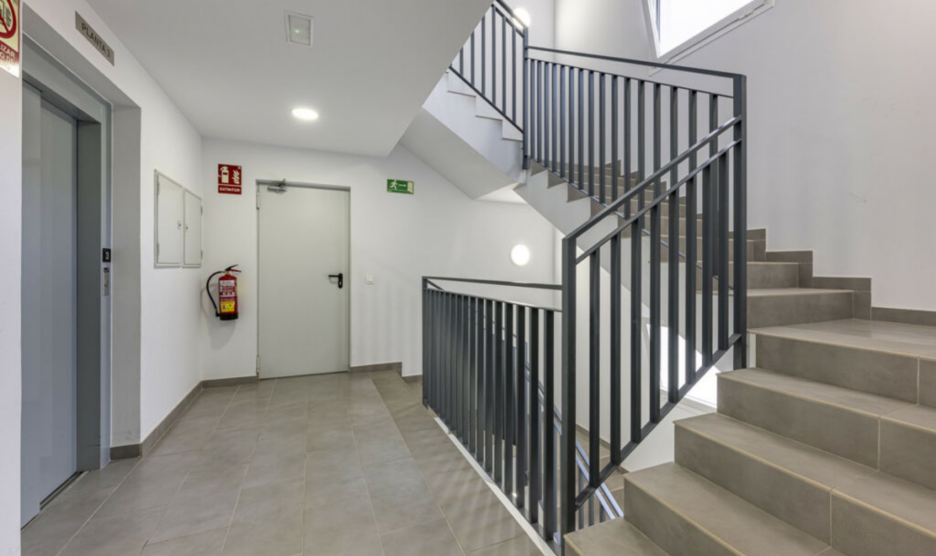 Resale - Apartment -
Estepona