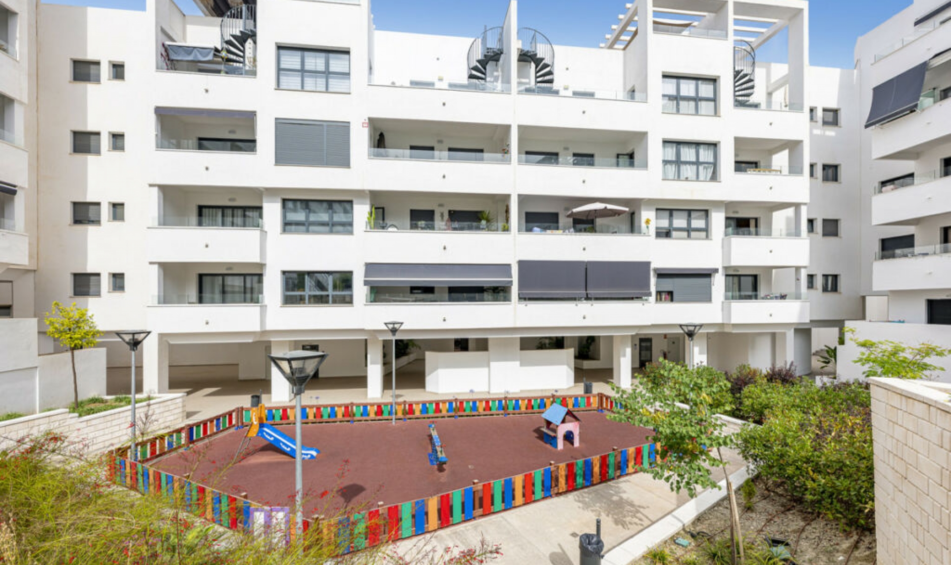 Resale - Apartment -
Estepona