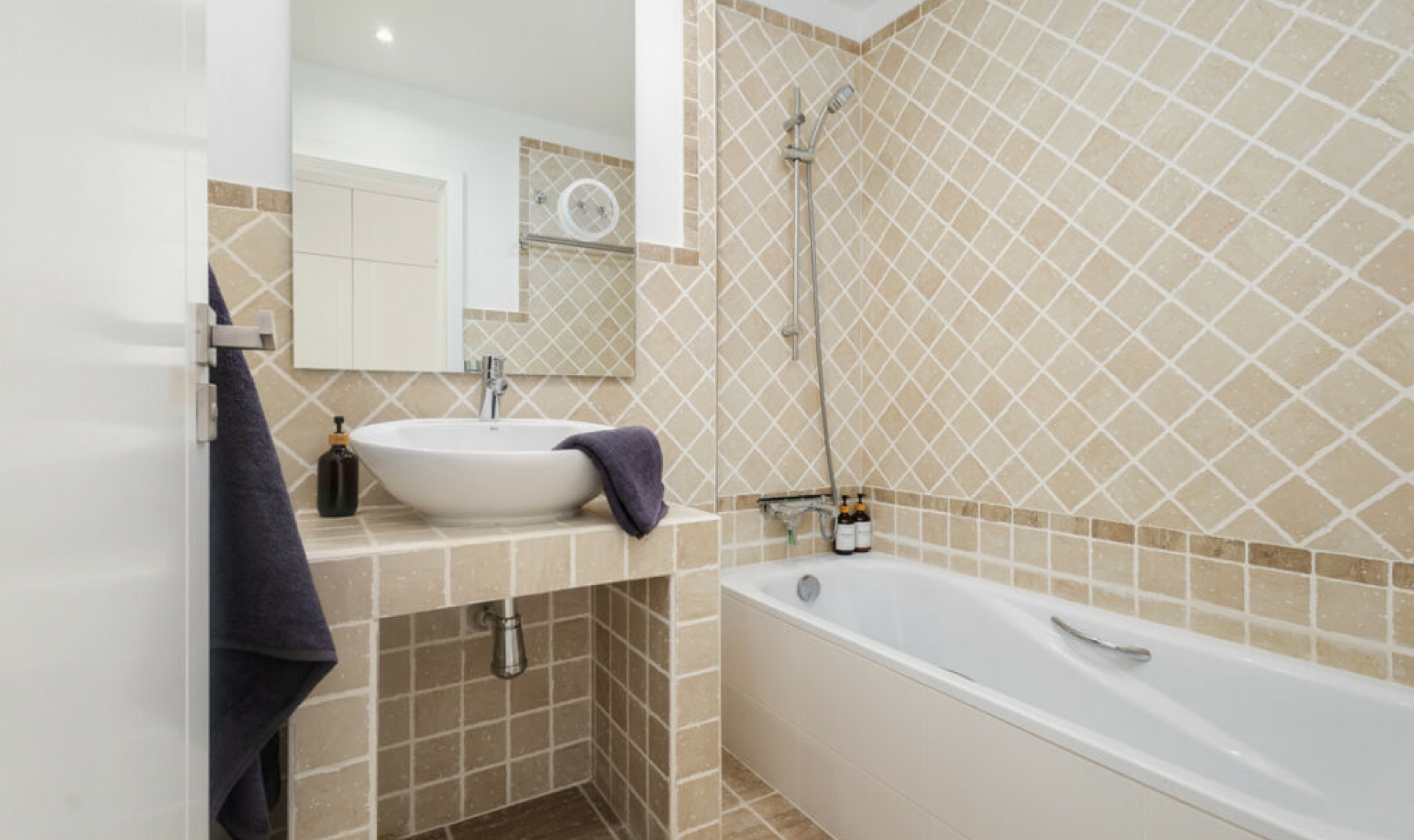 Resale - Apartment -
Estepona