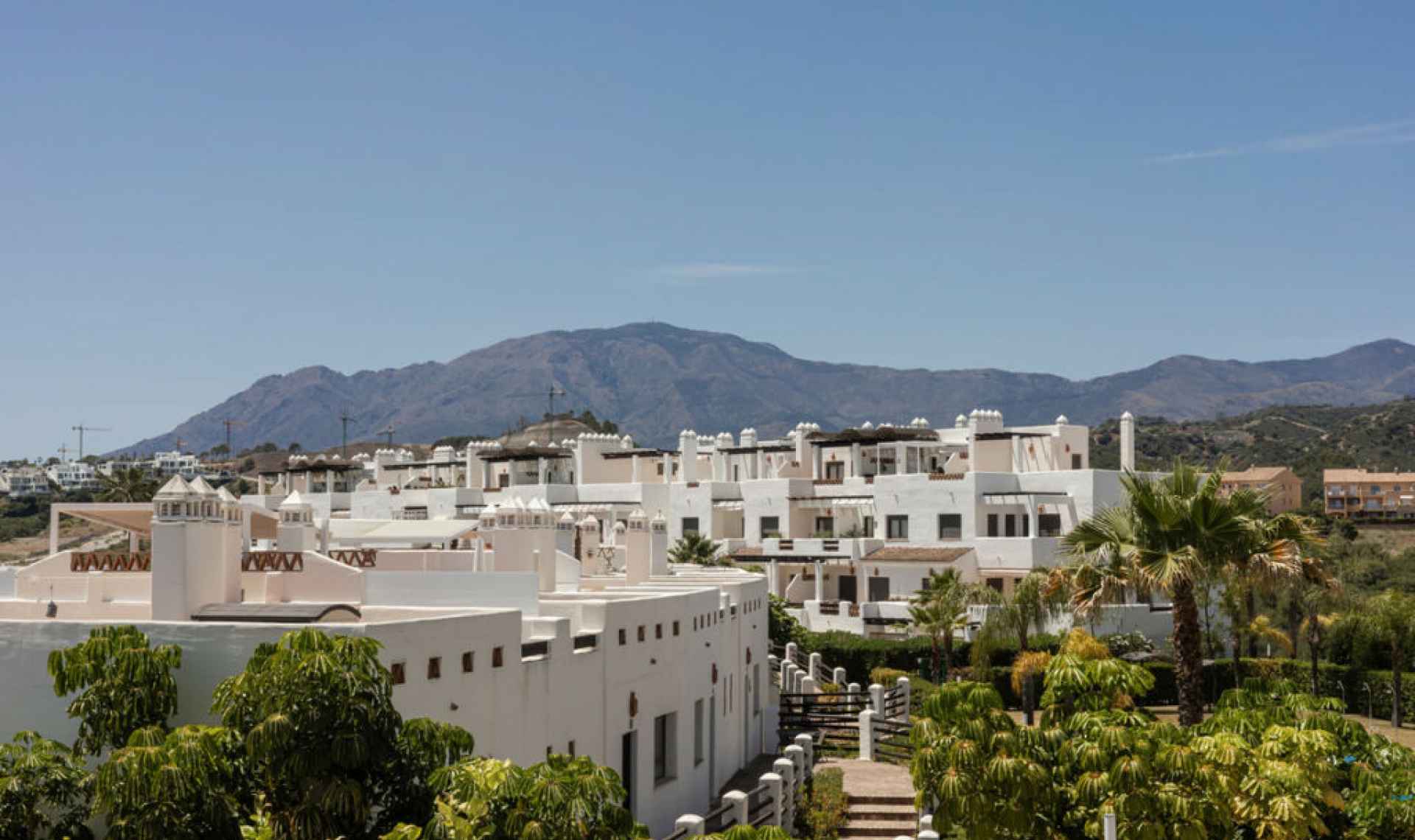 Resale - Apartment -
Estepona