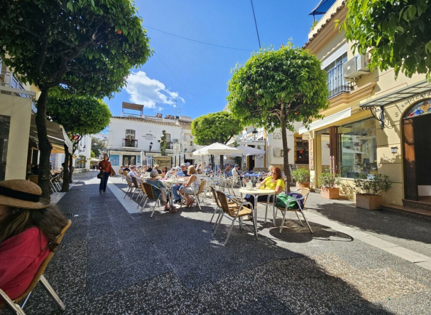 Resale - Apartment -
Estepona