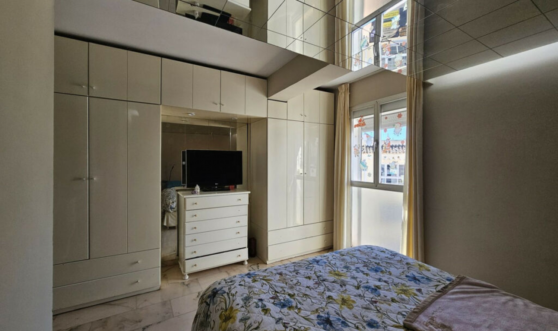 Resale - Apartment -
Estepona