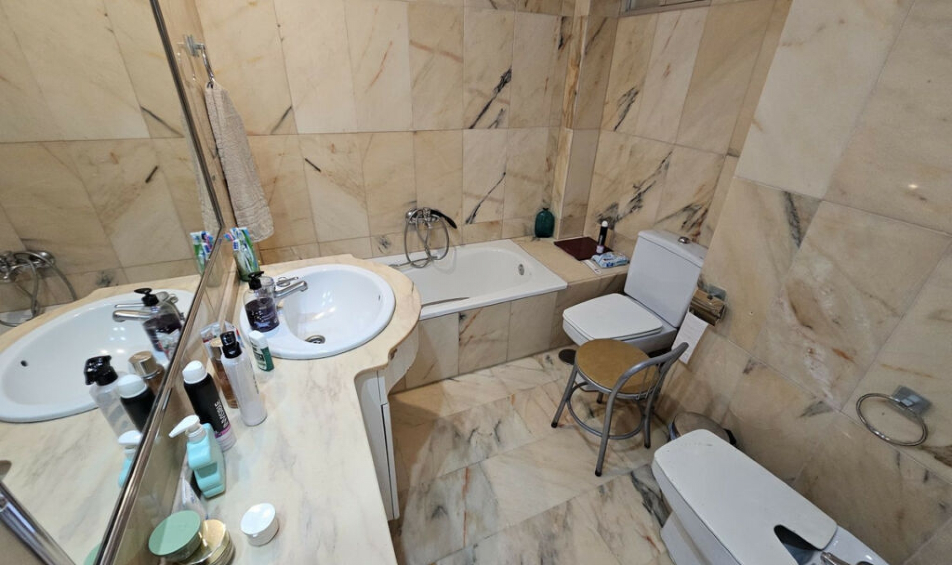 Resale - Apartment -
Estepona