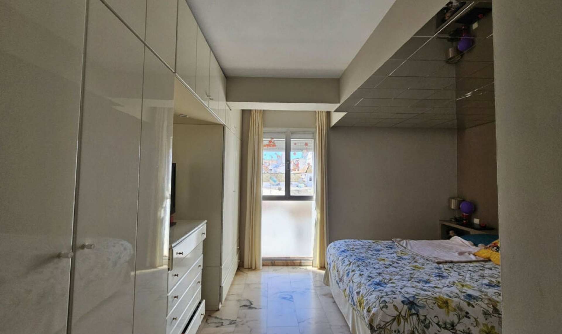 Resale - Apartment -
Estepona