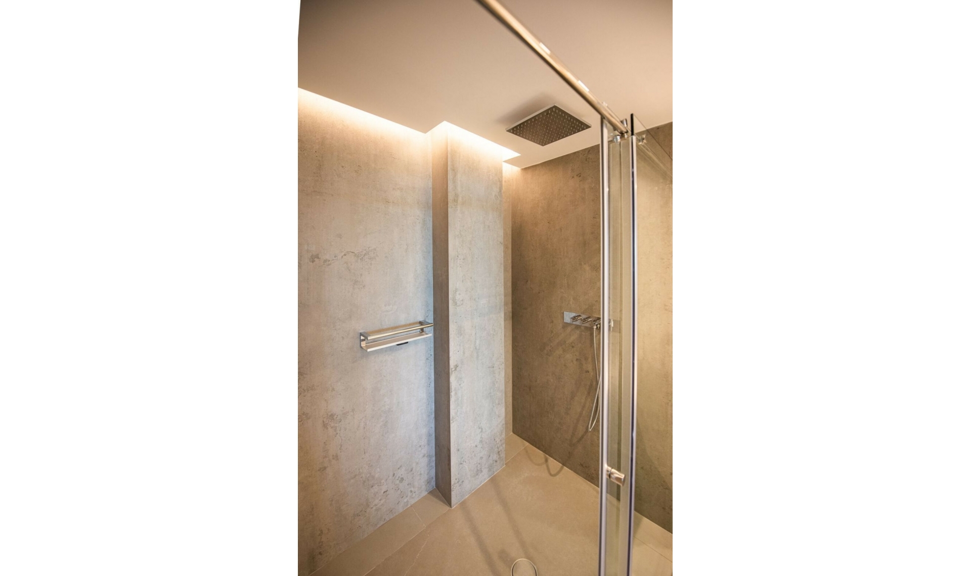 Resale - Apartment -
Estepona