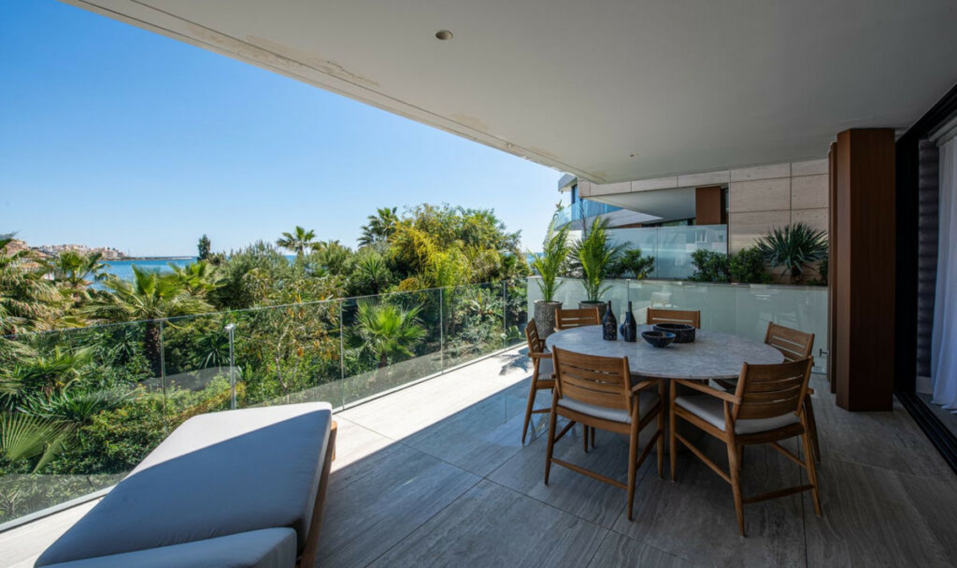 Resale - Apartment -
Estepona