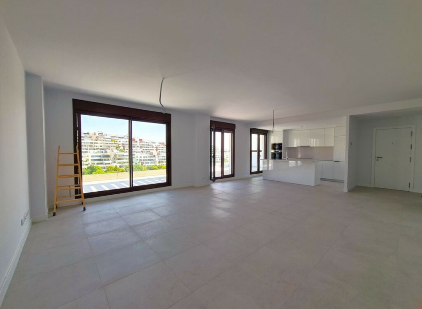 Resale - Apartment -
Estepona