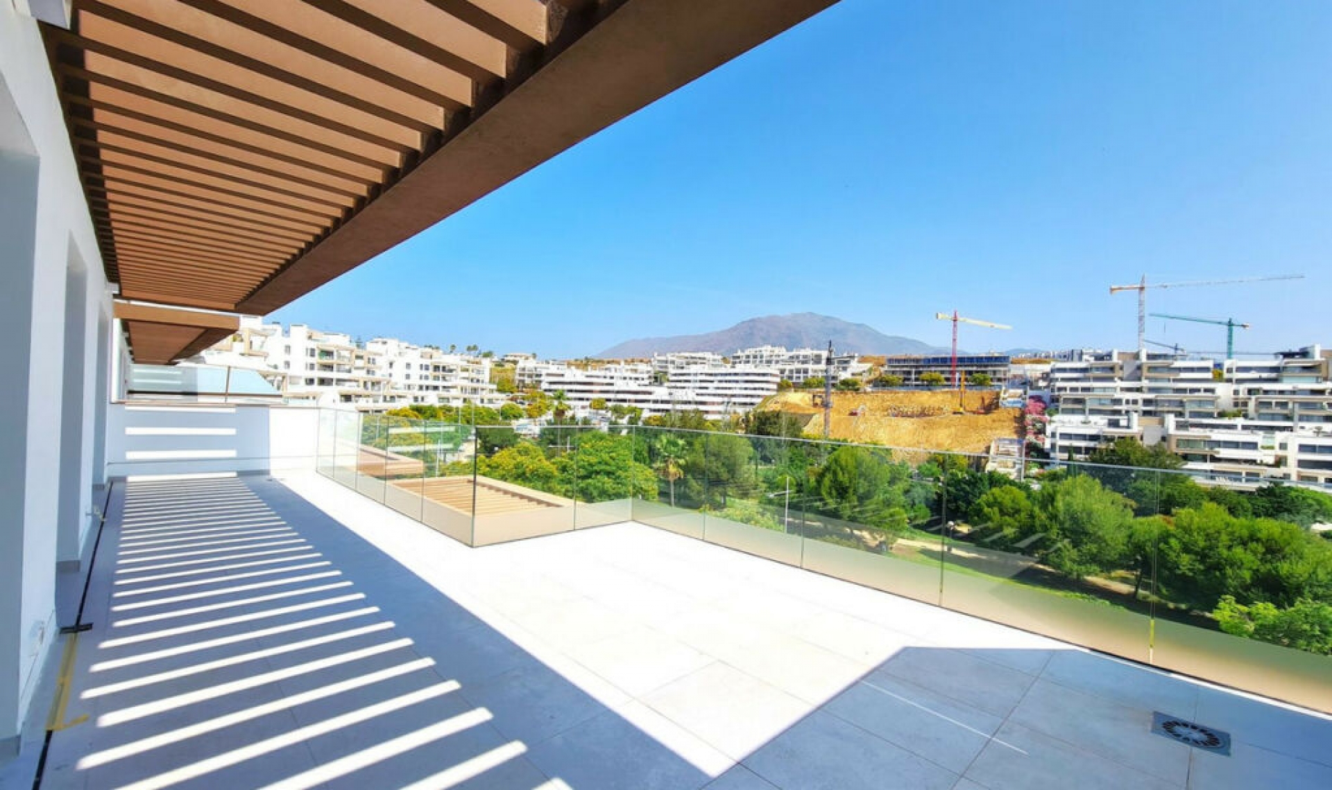 Resale - Apartment -
Estepona