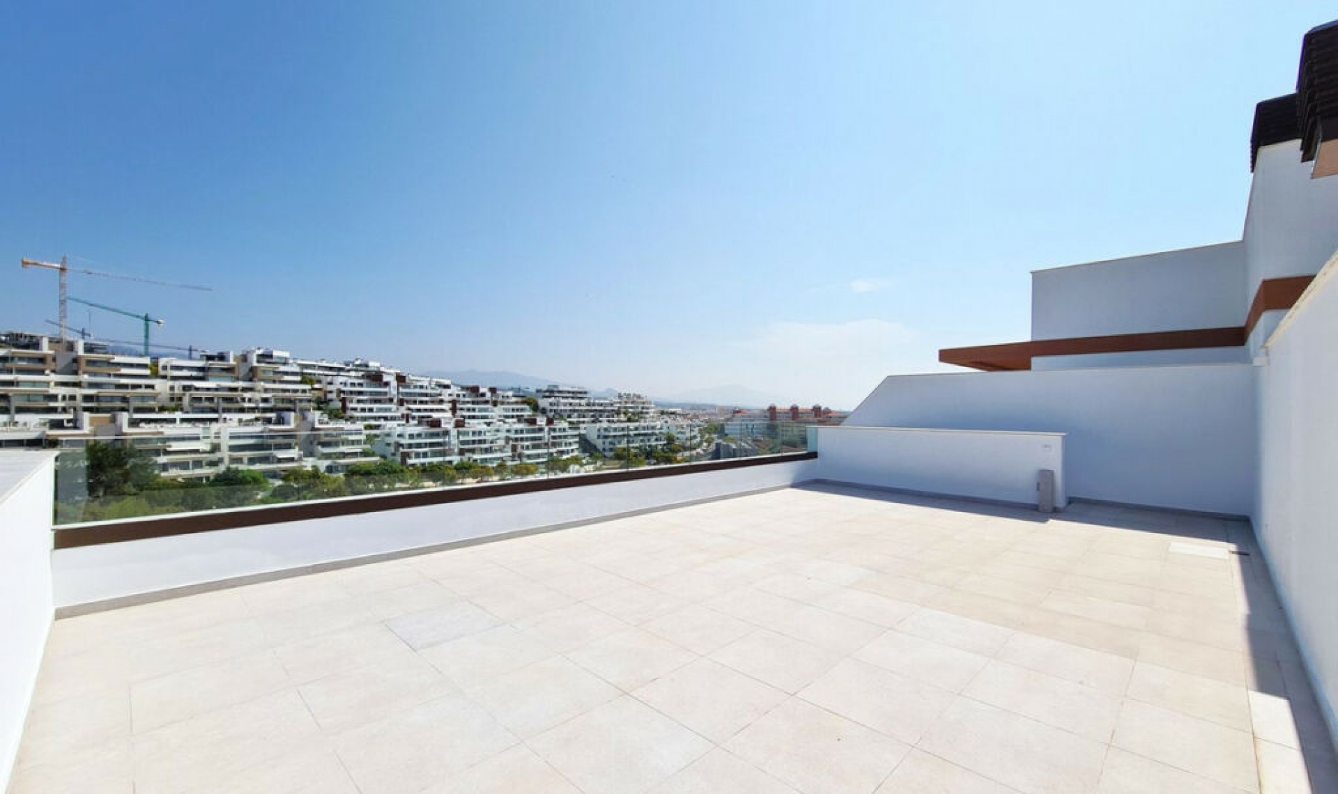 Resale - Apartment -
Estepona