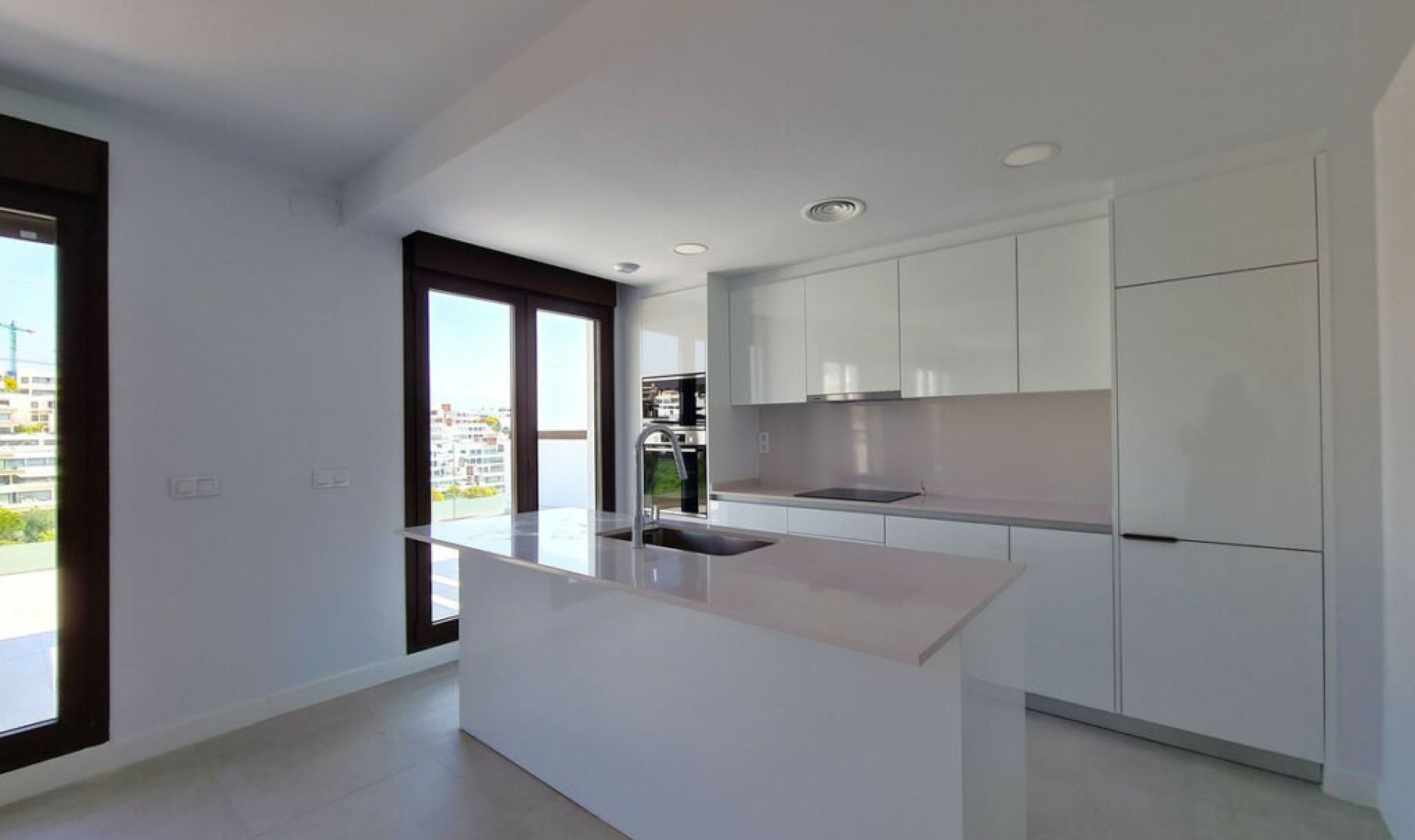 Resale - Apartment -
Estepona