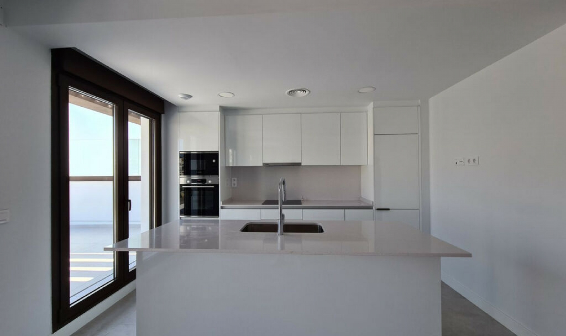 Resale - Apartment -
Estepona