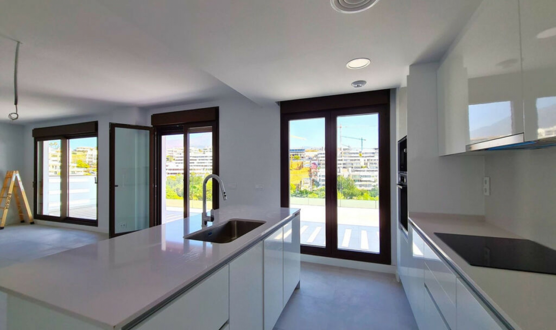Resale - Apartment -
Estepona