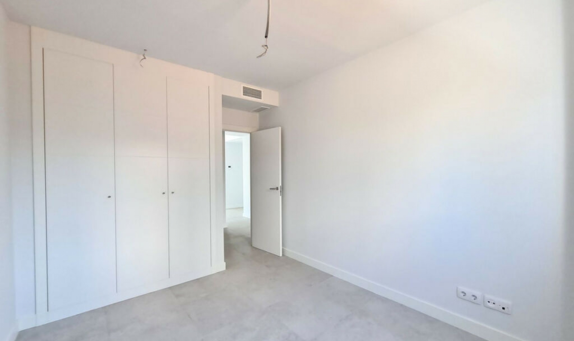 Resale - Apartment -
Estepona