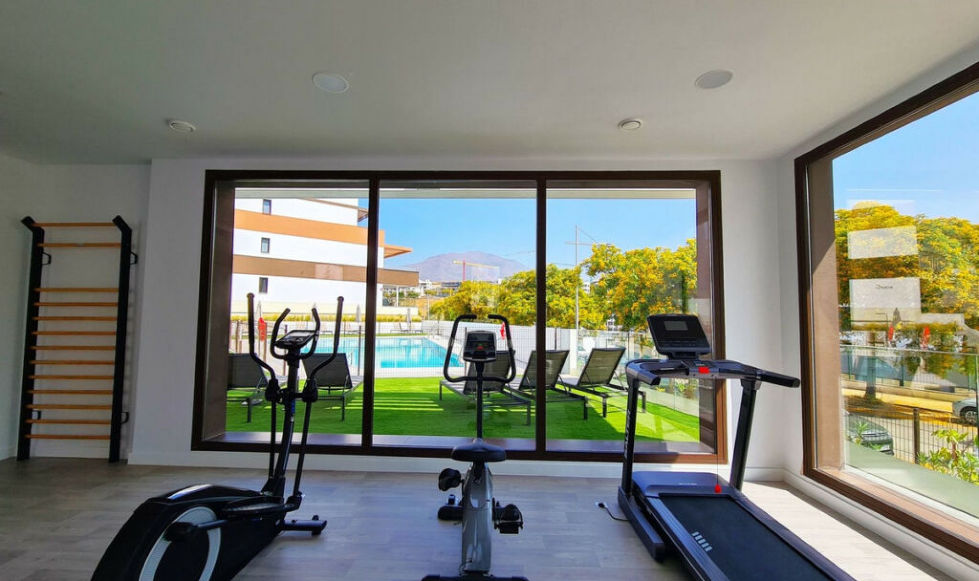 Resale - Apartment -
Estepona