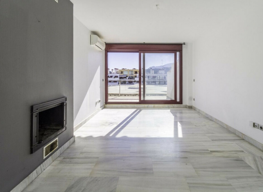 Resale - Apartment -
Estepona