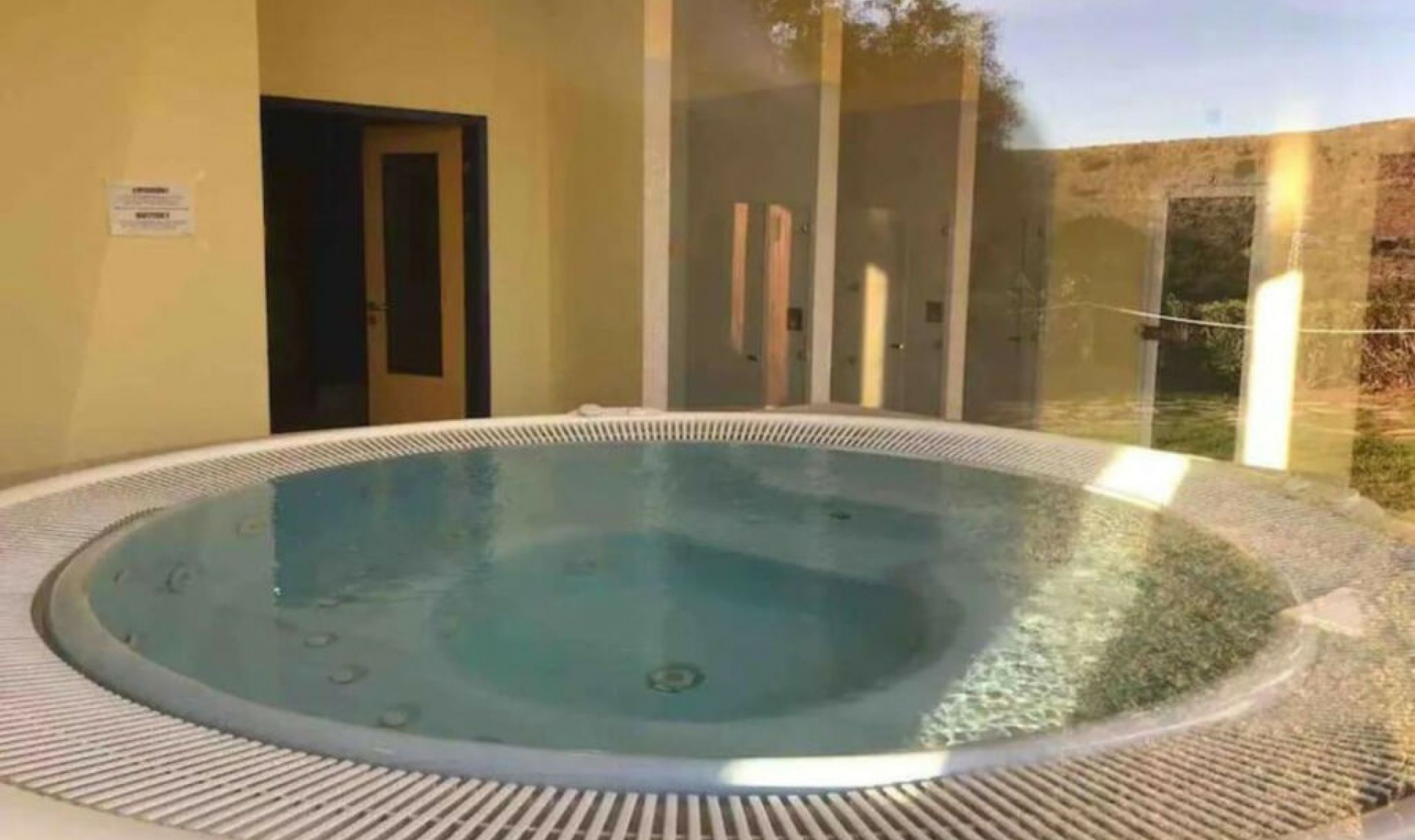Resale - Apartment -
Estepona