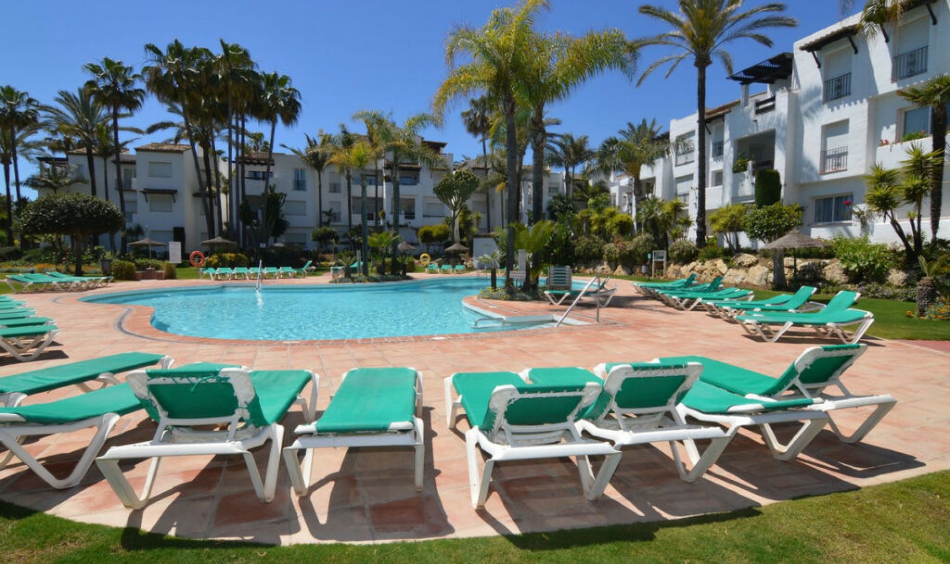 Resale - Apartment -
Estepona