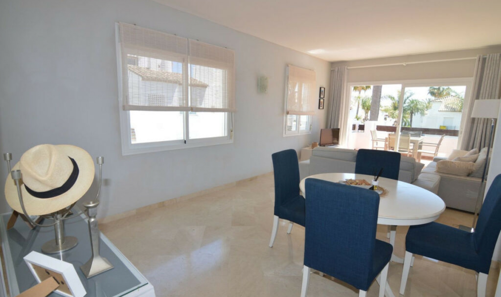 Resale - Apartment -
Estepona
