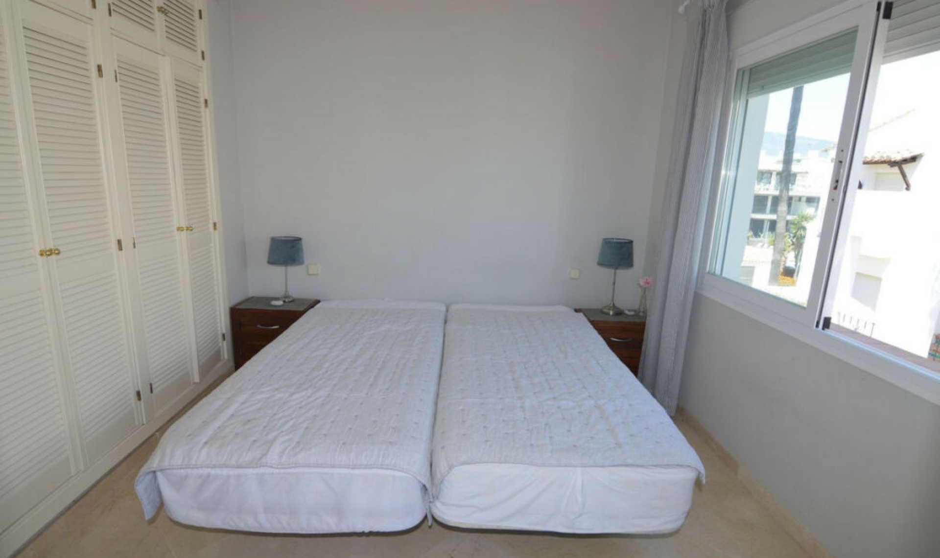 Resale - Apartment -
Estepona