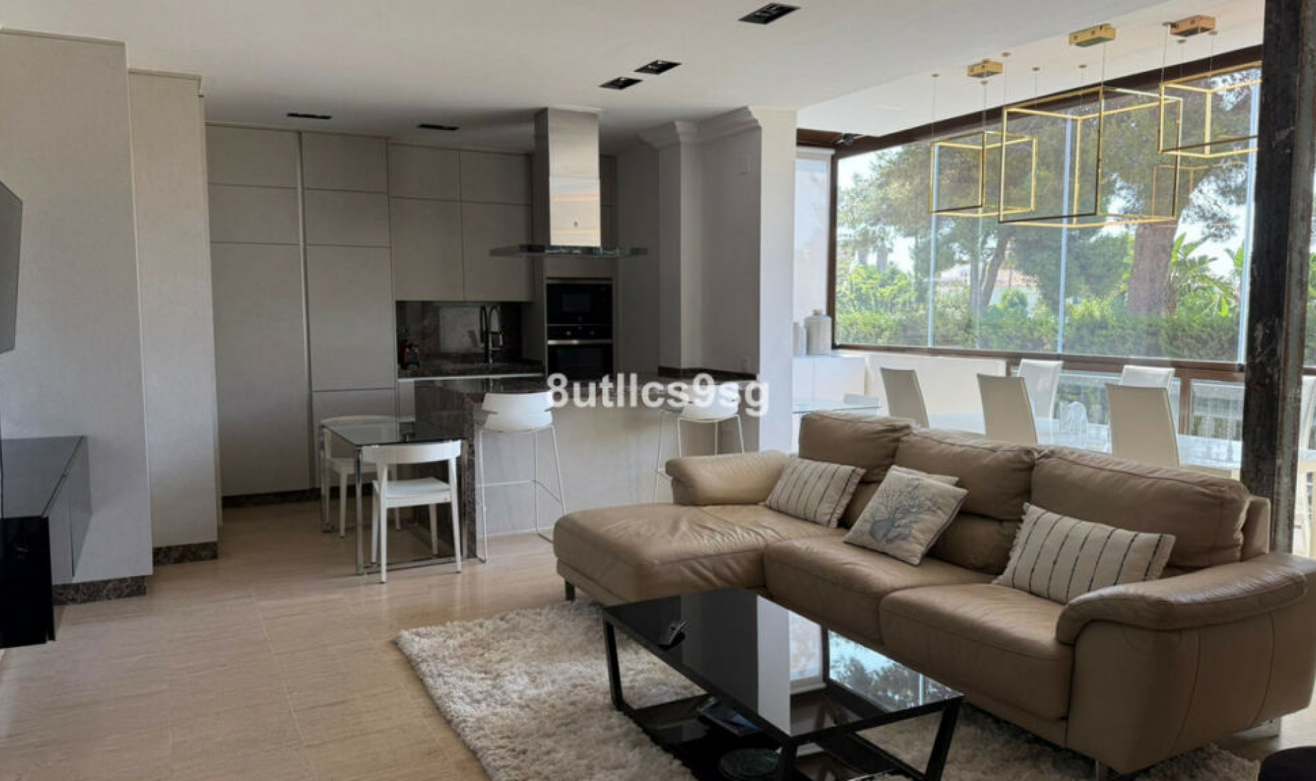 Resale - Apartment -
Estepona