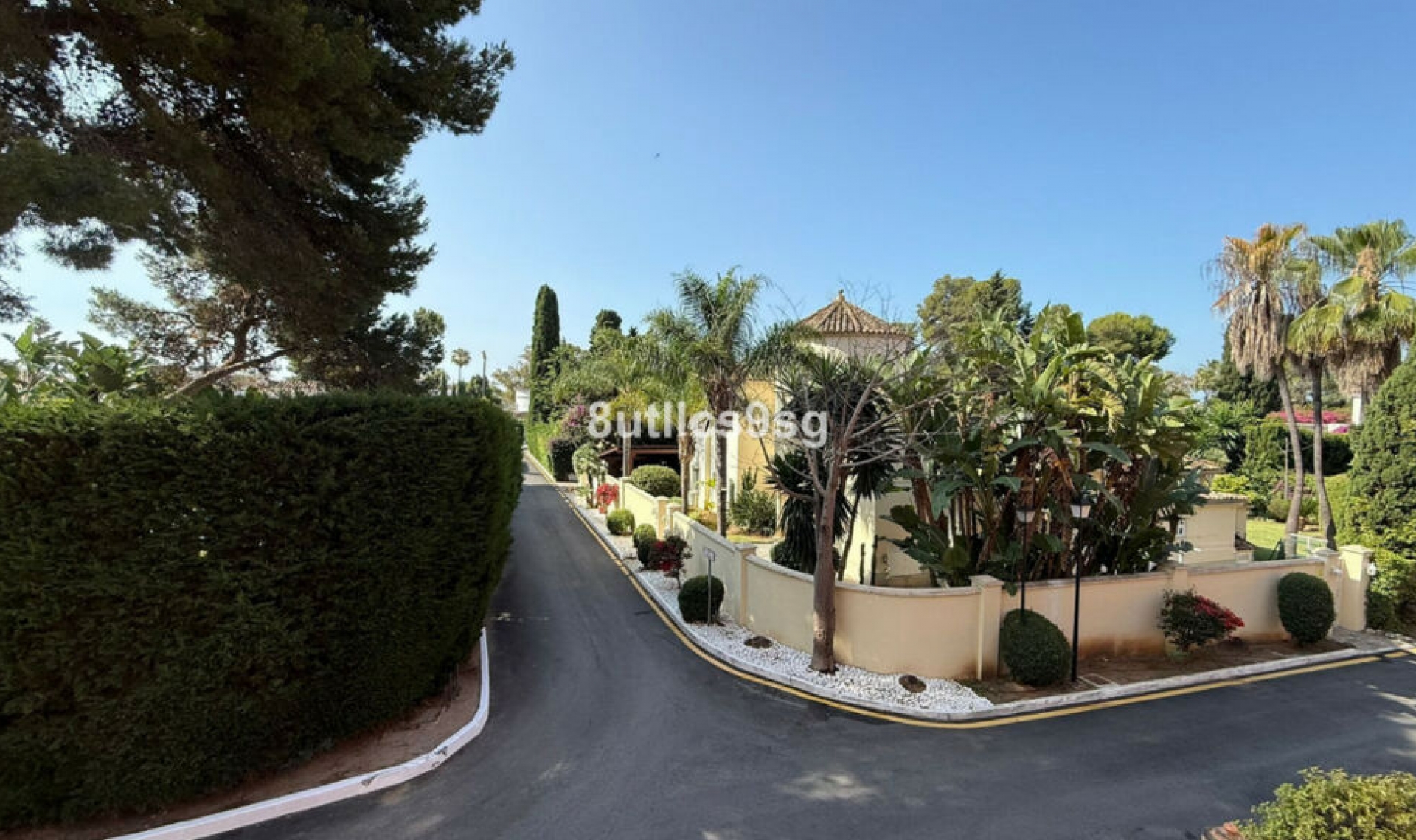 Resale - Apartment -
Estepona