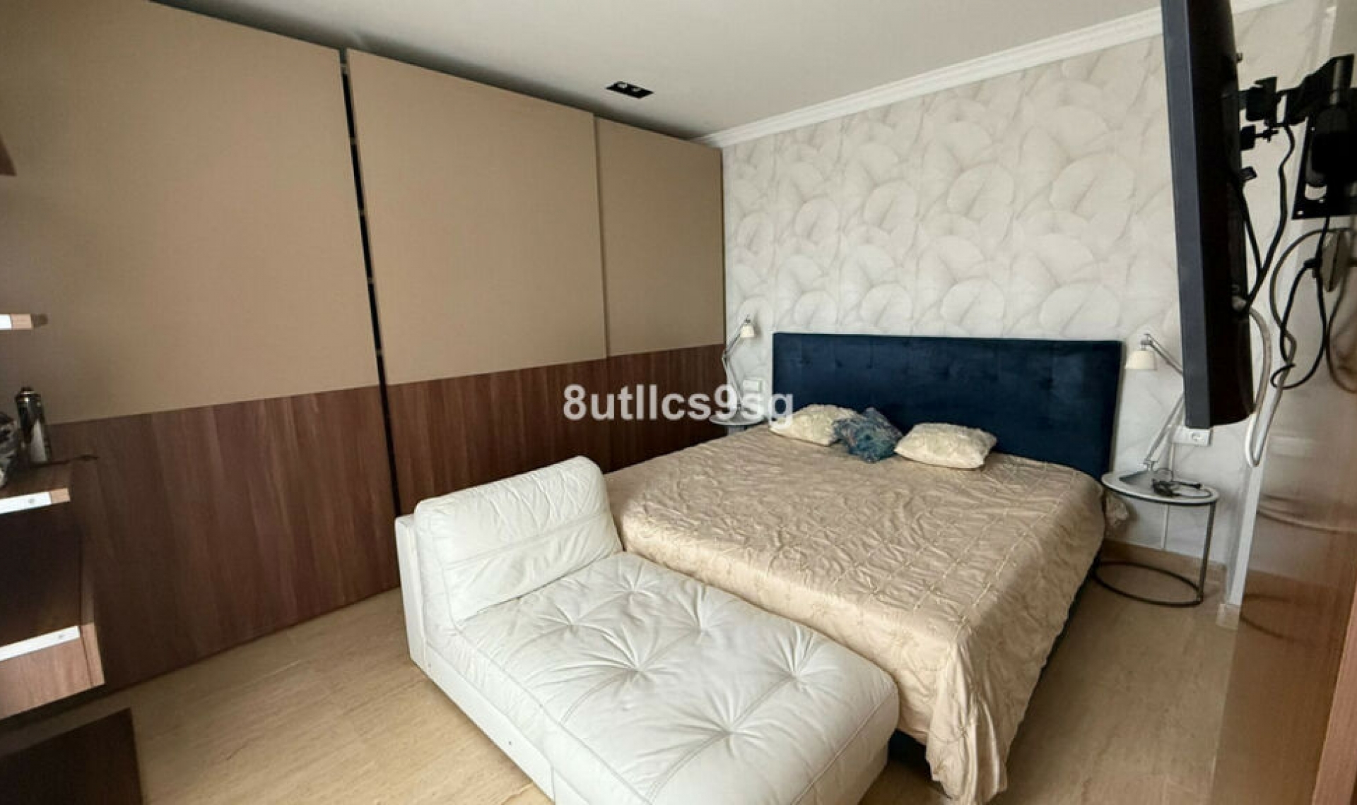 Resale - Apartment -
Estepona