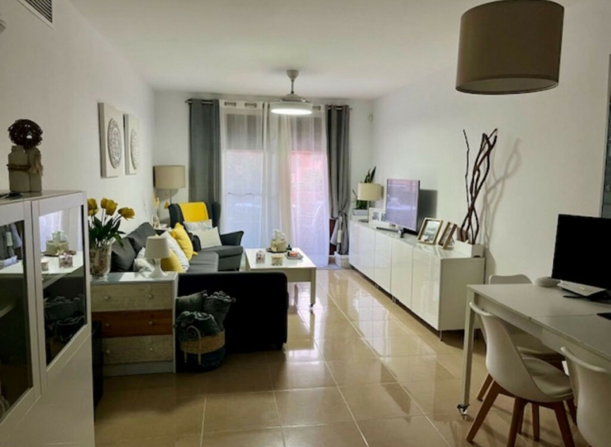 Resale - Apartment -
Estepona